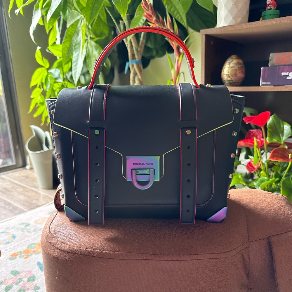 Manhattan Medium Contrast-Trim Leather Satchel